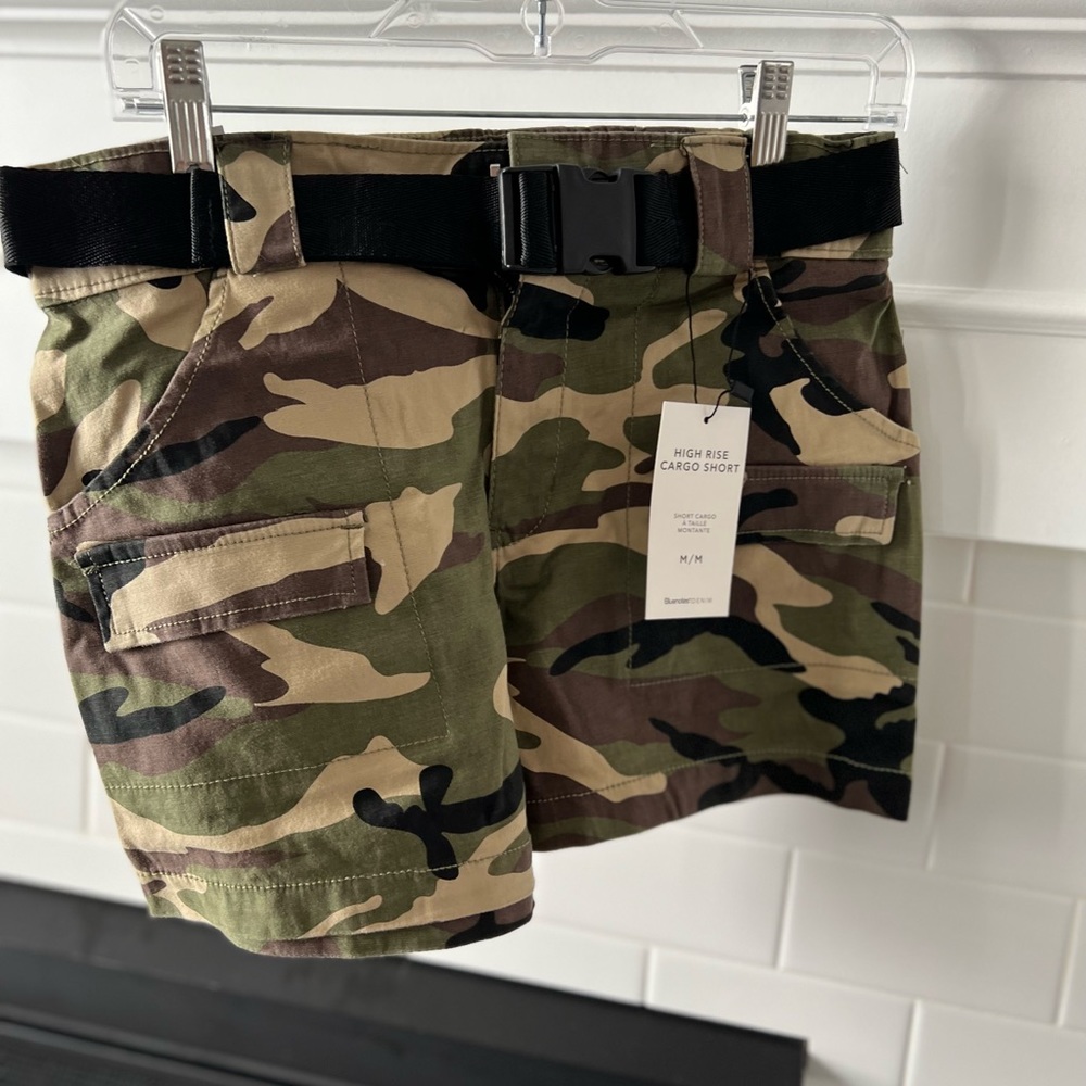 Bluenotes High Rise Cargo Shorts in Camo 🆕